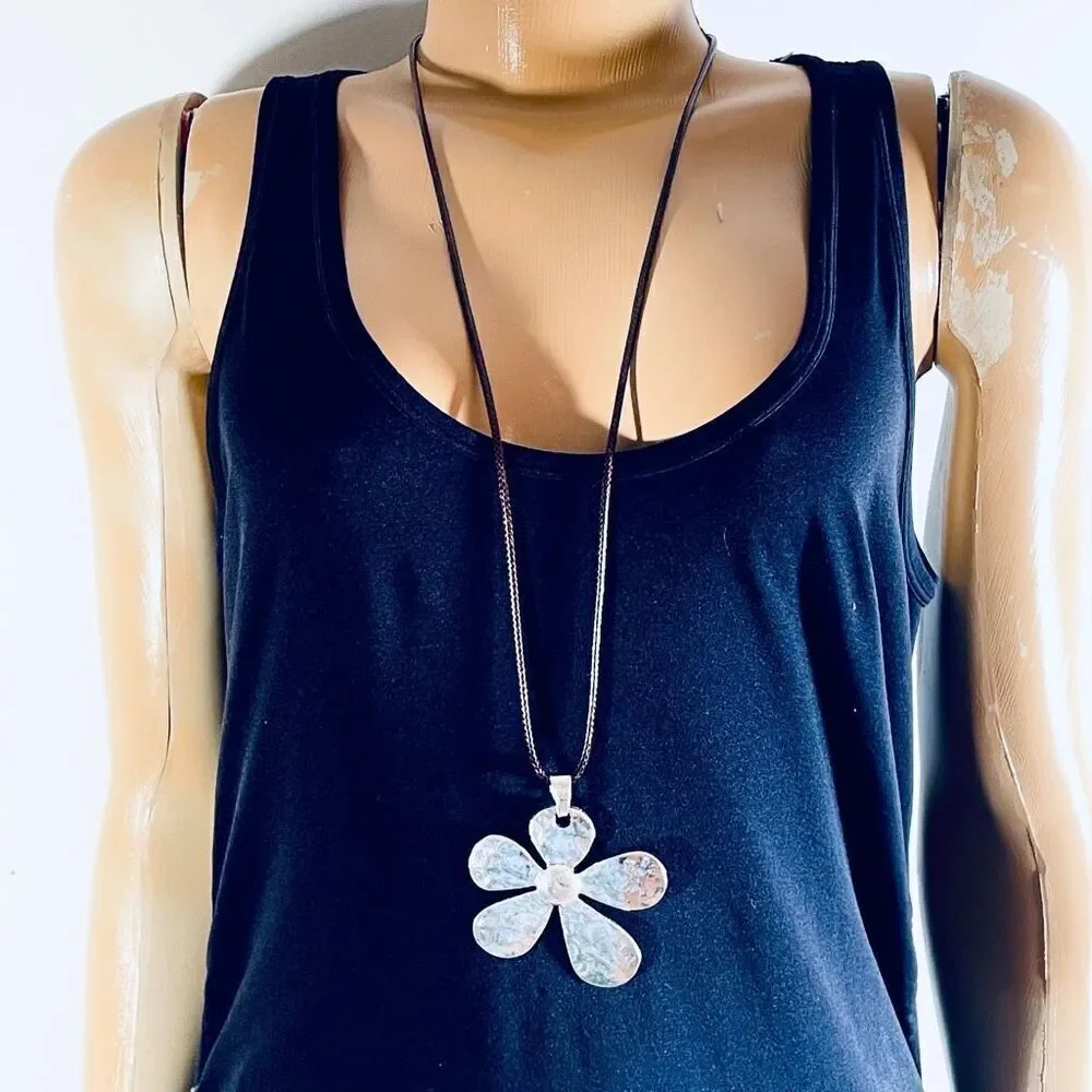 NWT Gorgeous Boho Silver Big Flower Brown Pu Suede Super Long Necklace